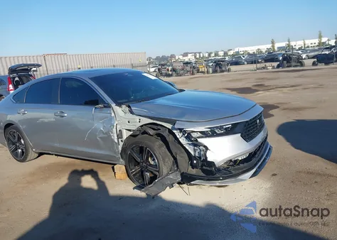 2024 Honda Accord Hybrid Sport z USA, uszkodzony, nr VIN 1HGCY2F50RA007477